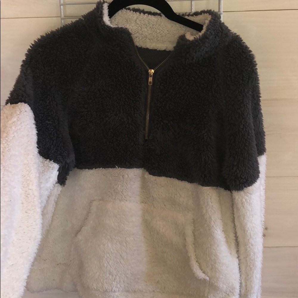 Sherpa white and grey quarter zip